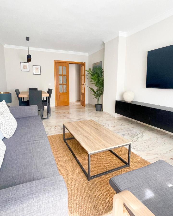 Holidays2Malaga Tomas De Echeverria 150 Mts To Beach & High Speed Wifi & Parking Apartment Екстериор снимка