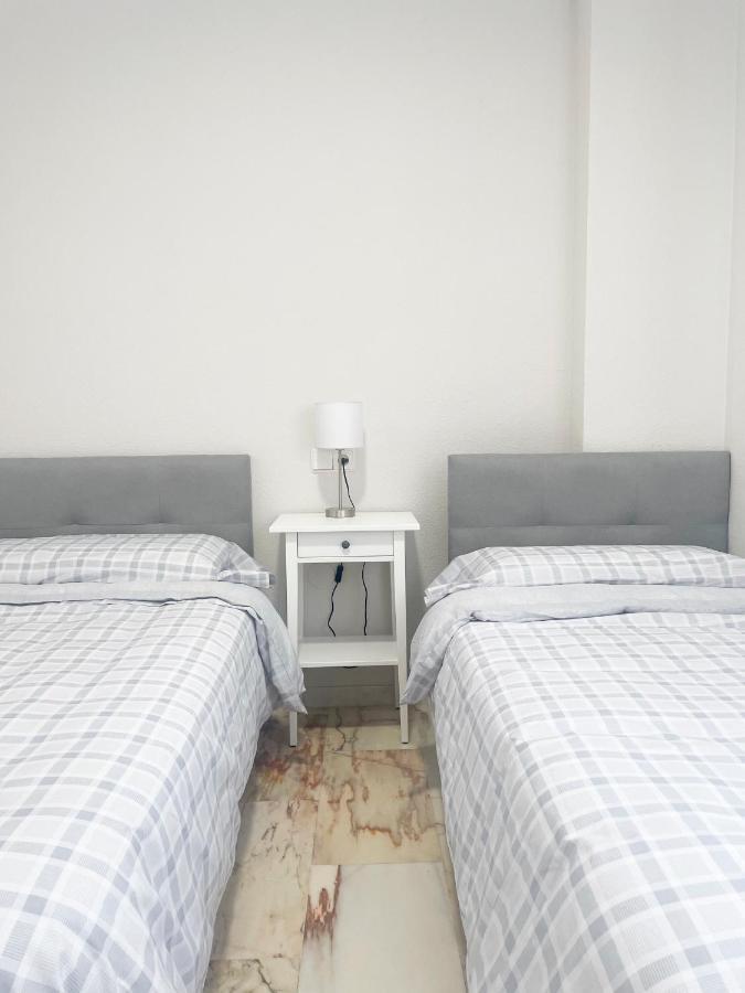 Holidays2Malaga Tomas De Echeverria 150 Mts To Beach & High Speed Wifi & Parking Apartment Екстериор снимка